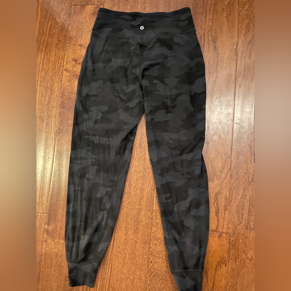 Lululemon ready to rulu jogger in camo